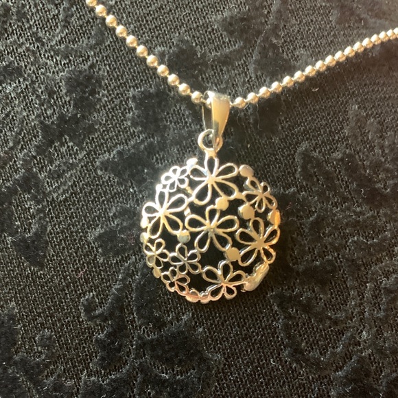 SOLD⛔️Authentic NOVICA STERLING SILVER Crystals flower pendant and necklace - Picture 6 of 7